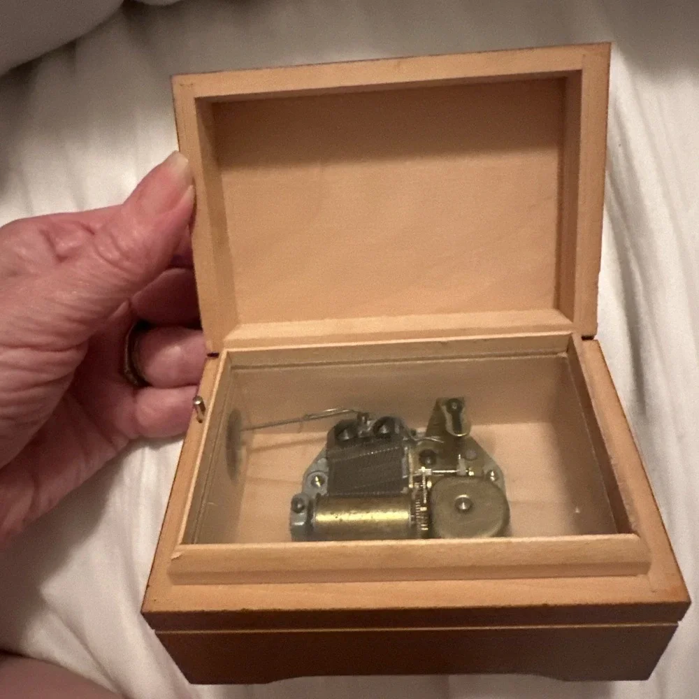 Vintage Reuge Swiss Music Box Wooden Jewelry Trinket Box Working‎ Edelweiss Tune
